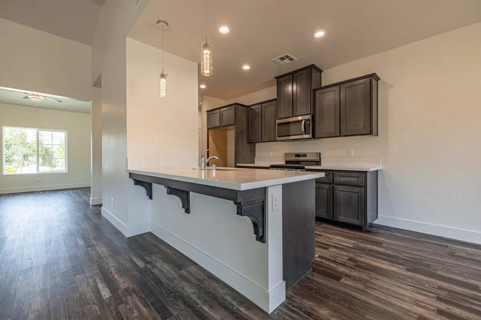 Sunset Retreat: Kitchen, alternate view