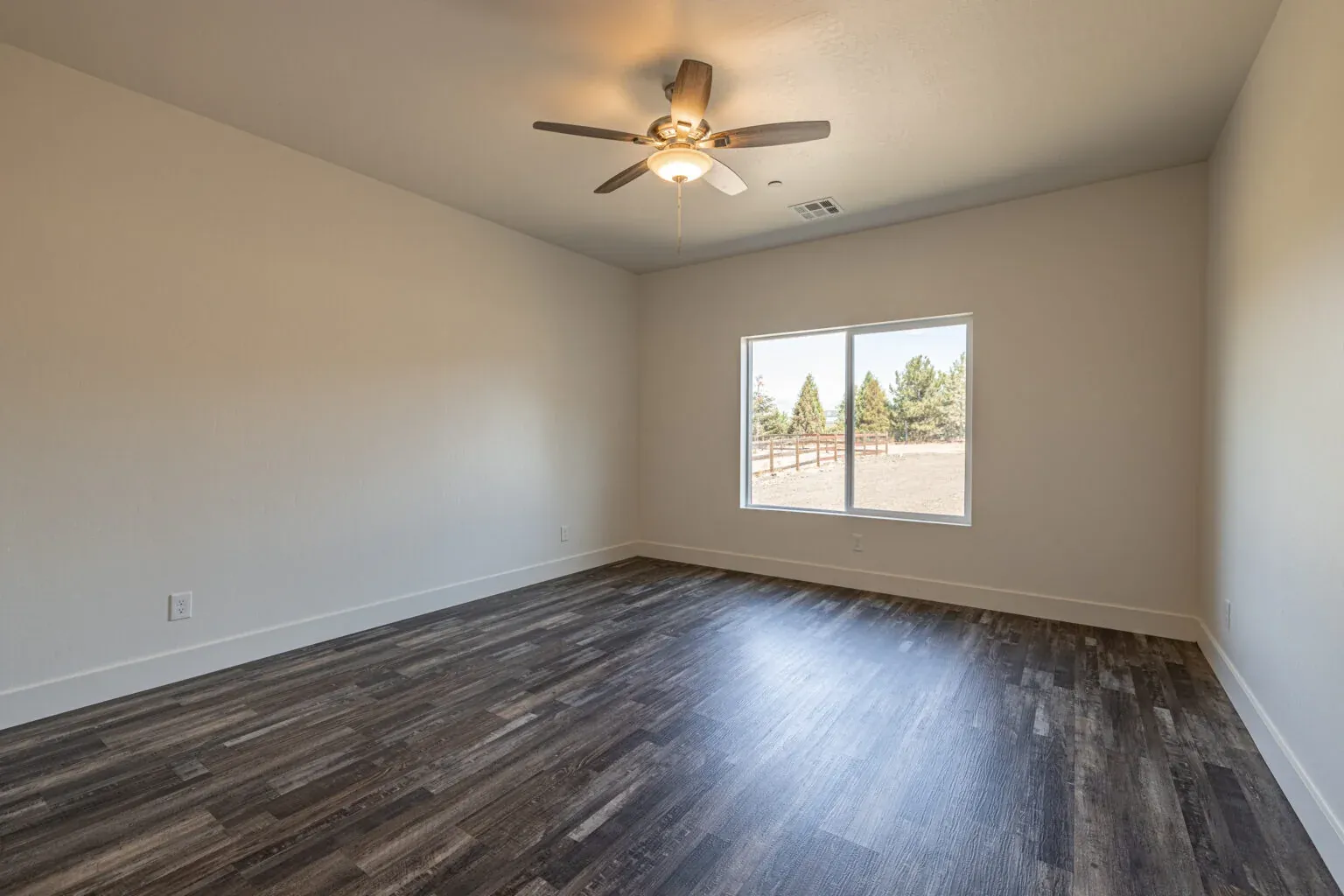 Sunset Retreat: Bedroom 1
