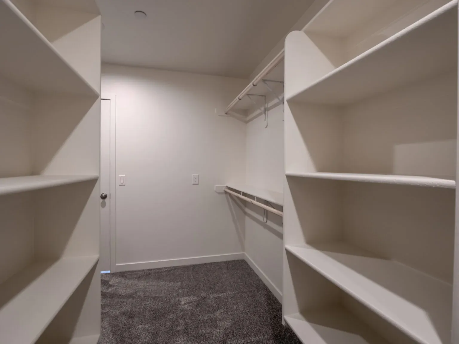 The Tranquil Abode: Walk-in closet