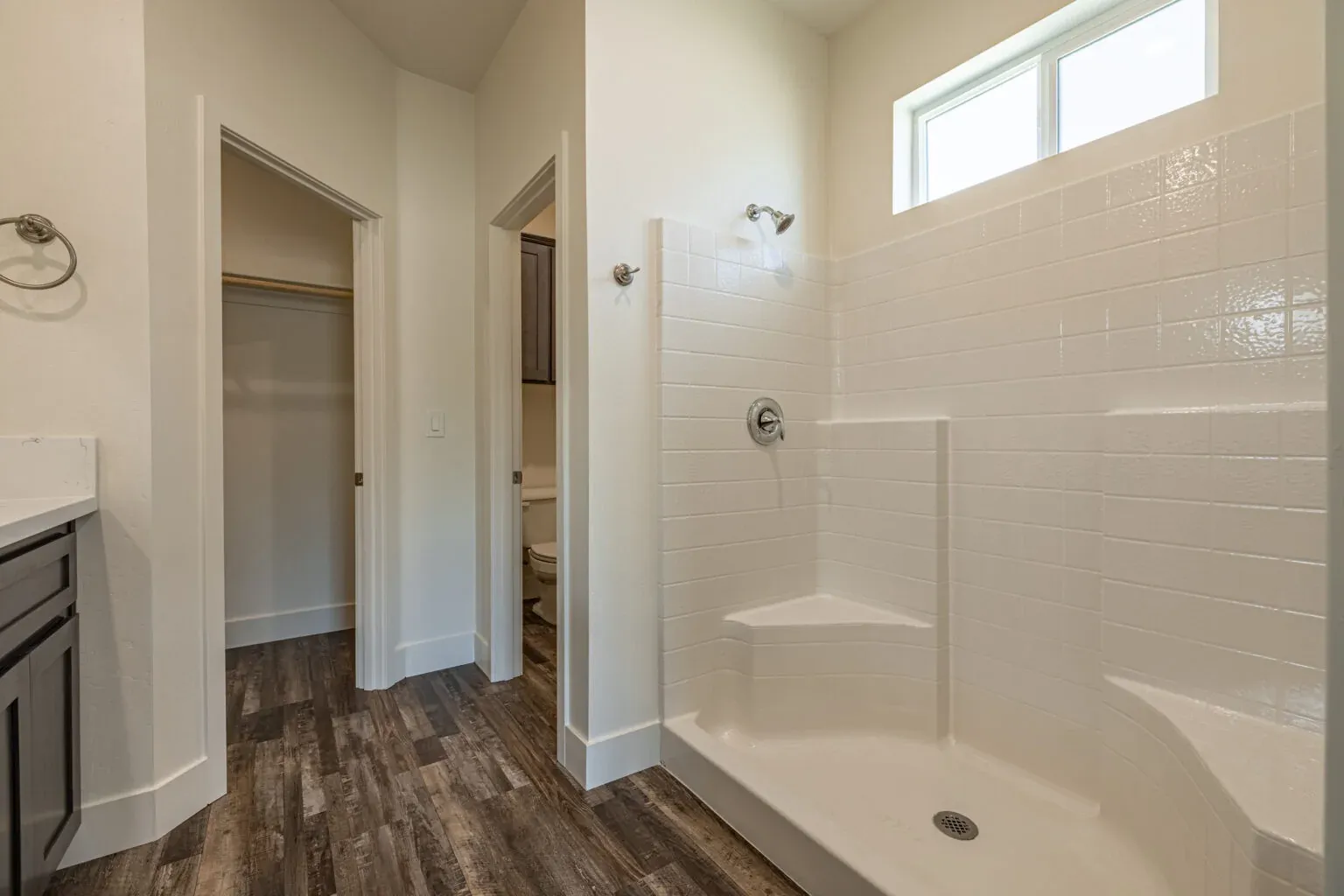 Sunset Retreat: Bathroom 1
