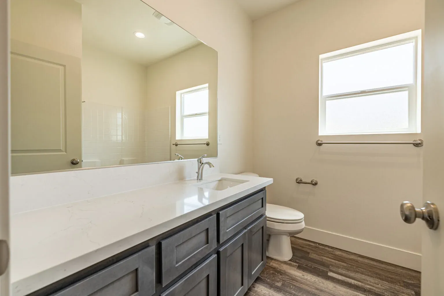 Sunset Retreat: Bathroom 2