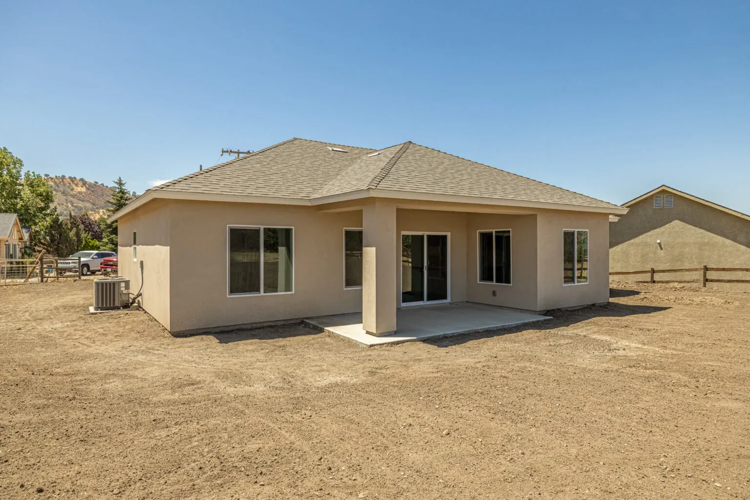 Sunset Retreat: Rear exterior